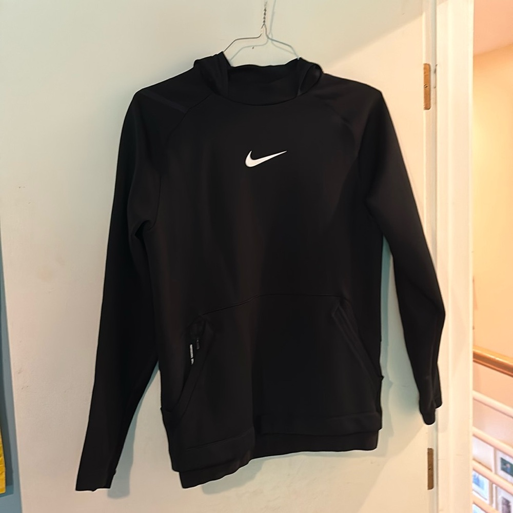 Nike dri fit center swoosh hoodie